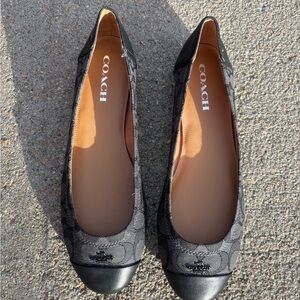 Coach Women Size 9.5 Chelsea Ballet Flats Signature Logo Black Cap Toe